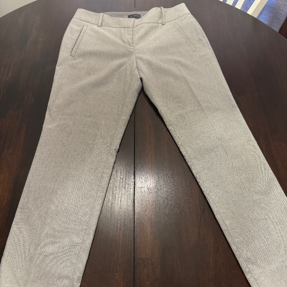 The Limited Womens Dress Pants - Size 6. NWOT